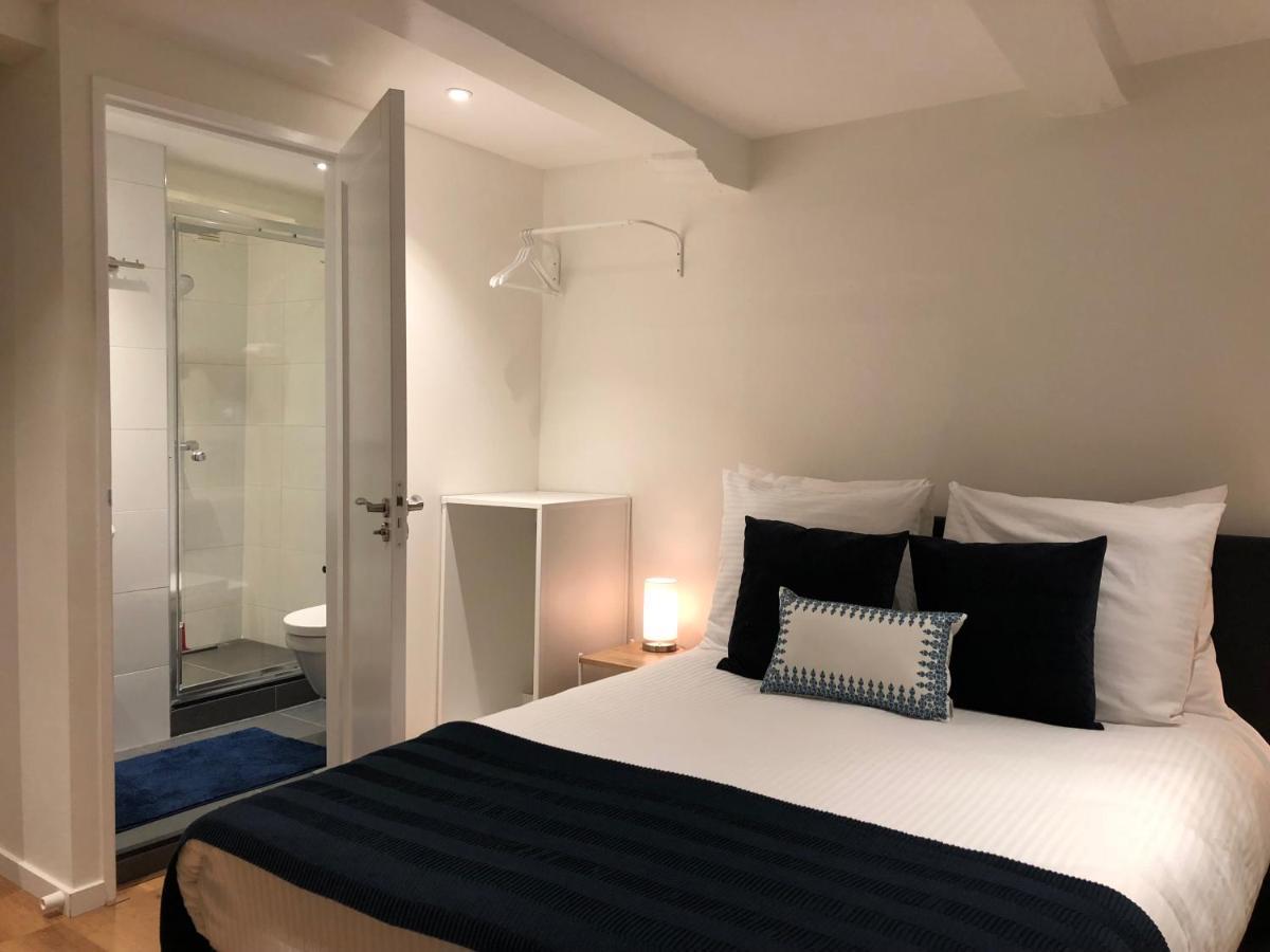 Double Room Private Bathroom