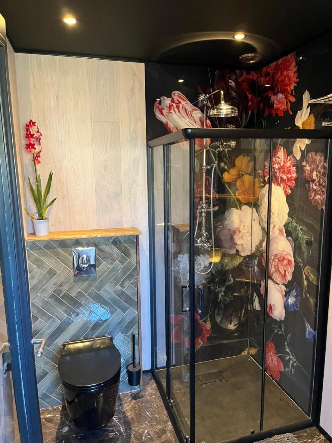 Deluxe Double Room Bath