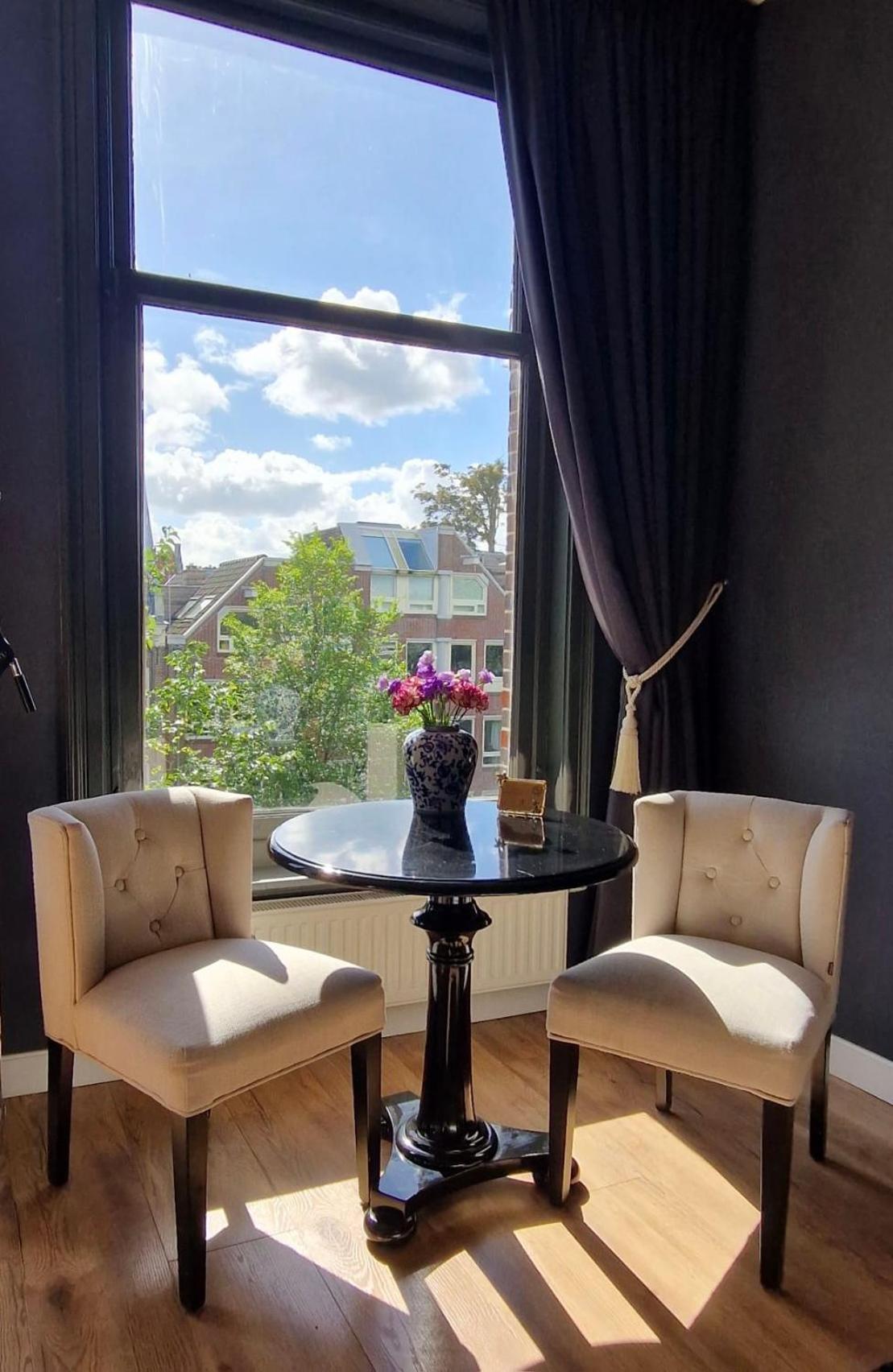 Double or Twin Room Canal View