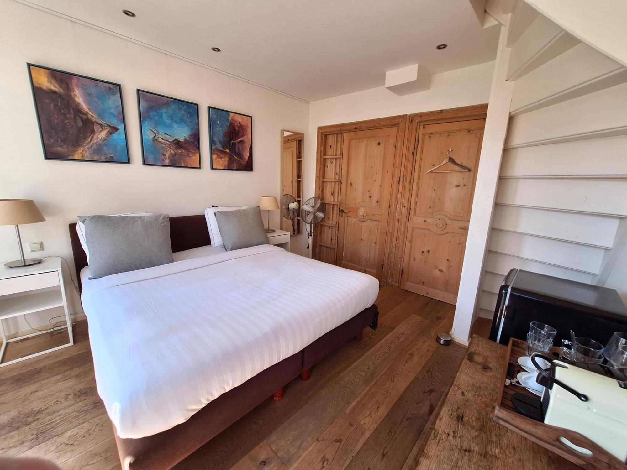 Double Room Private Bathroom