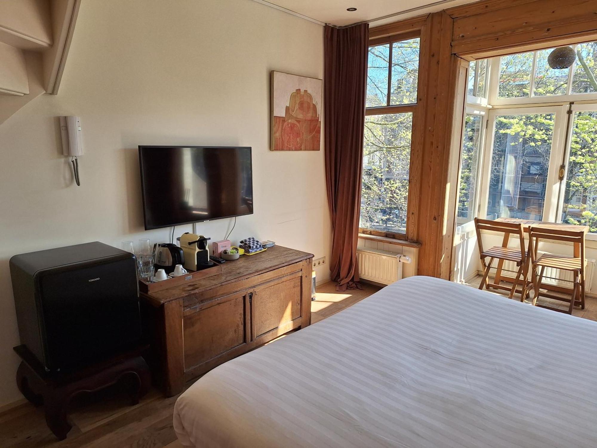 Double Room Private Bathroom