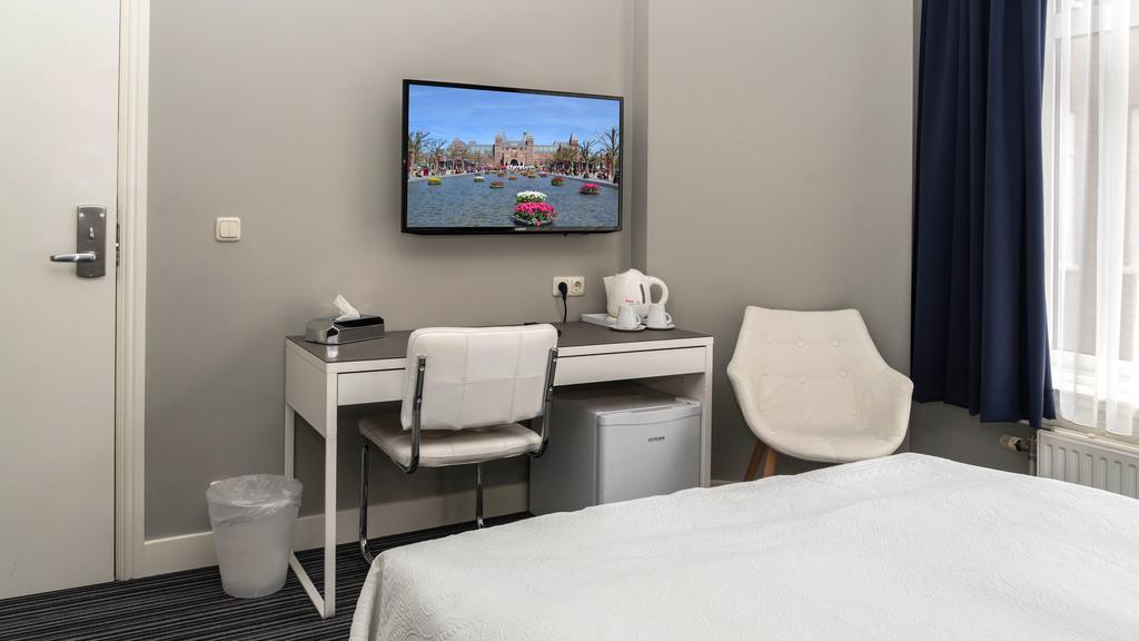 Twin Room Private Bathroom
