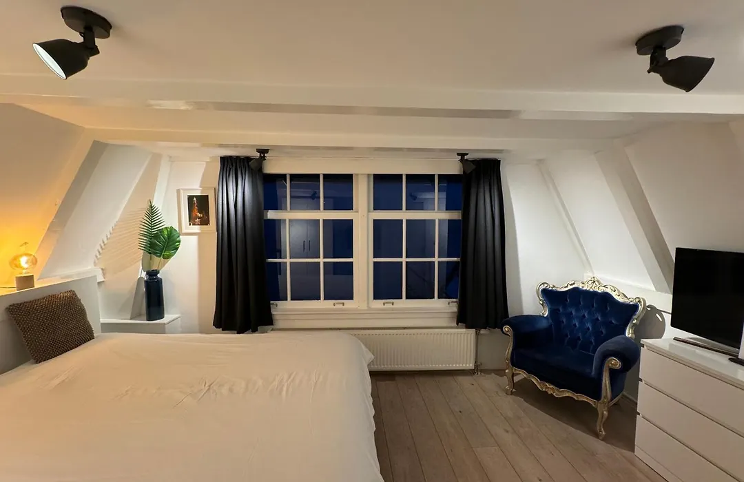 Nine Streets Inn-1