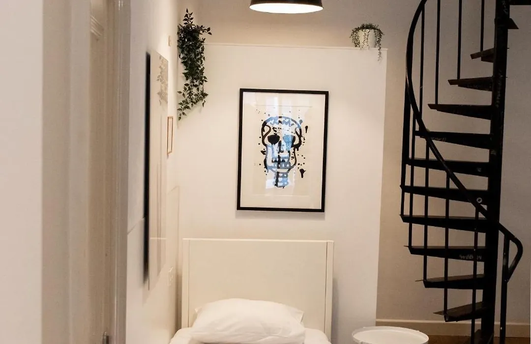 Spui apartment in center-1