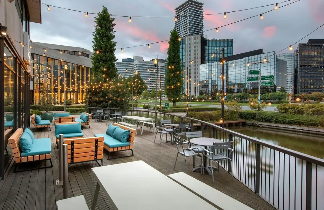 Courtyard By Marriott Amsterdam-1