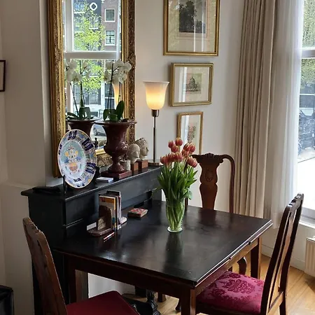 Canal View B&B Amsterdam-2
