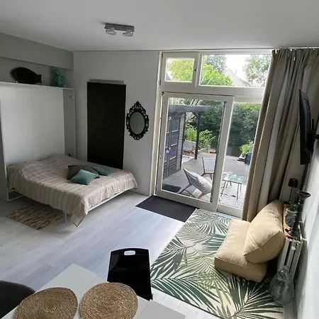 Canal Garden Apartment Staywell Amsterdam-2