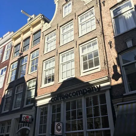 Nine Streets Inn-3